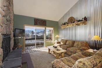 Meadow Ridge Court 27 Unit 6 2 Bedroom Condo by Redawning