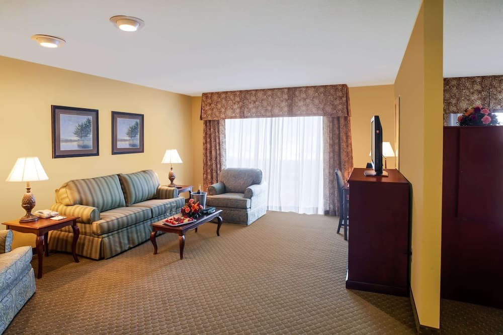 Clarion Hotel & Suites Convention Center Fredericksburg