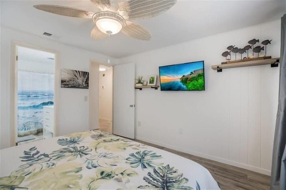 Island Escape 2 Bedroom Villa by Redawning