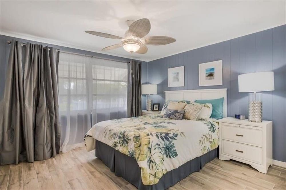 Island Escape 2 Bedroom Villa by Redawning