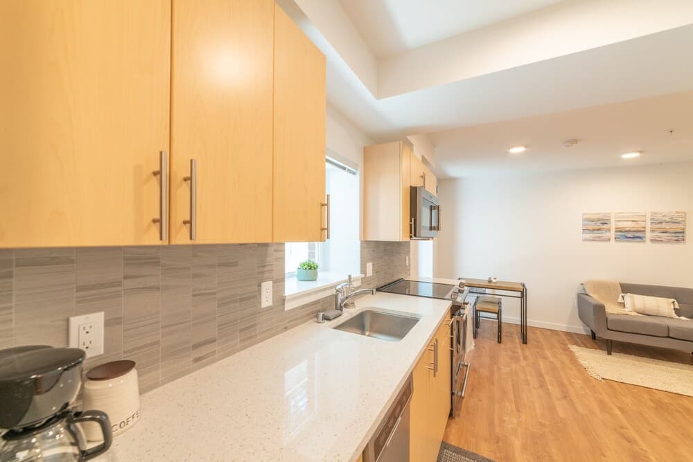 Bright Studio On Capitol Hill-amazing Rooftop Studio Bedroom Condo by Redawning