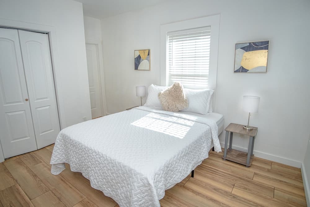 Cozy Remodeled 2br 1ba Near Downtown