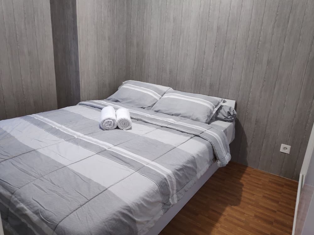 Clean & Comfy Room at Bassura with open view window