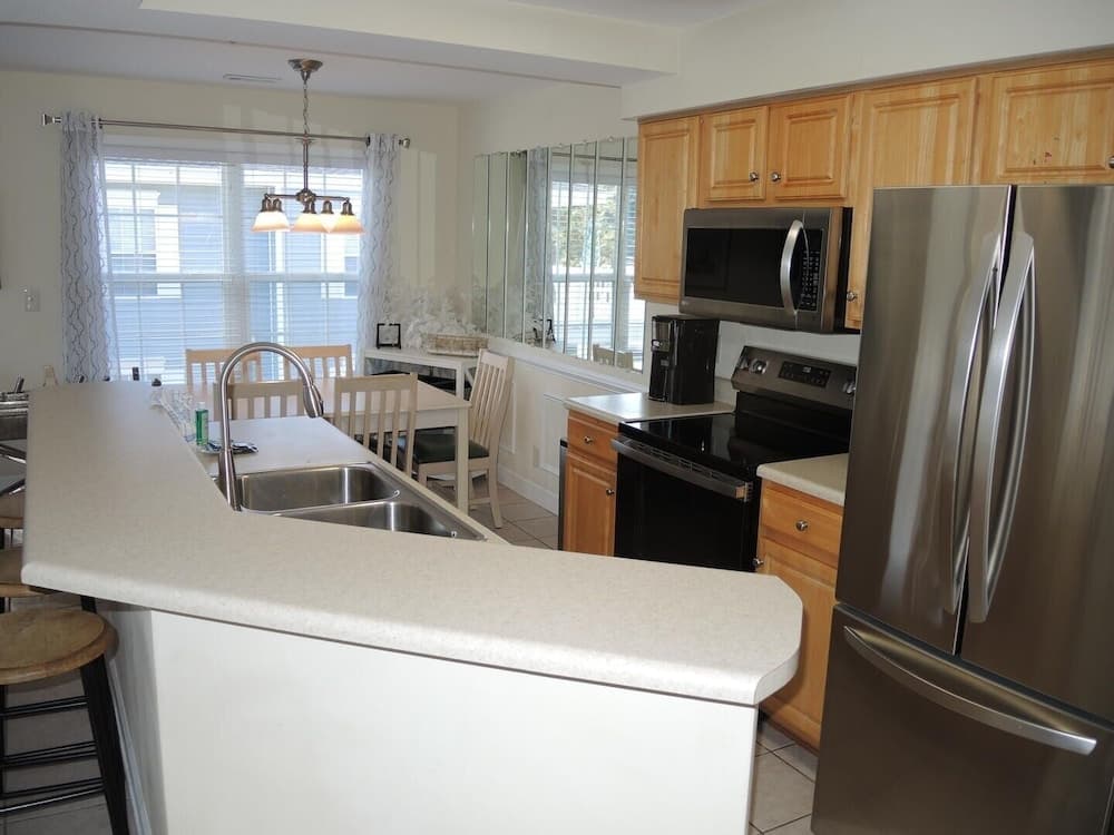 2609m 1 Bedroom Condo by Redawning