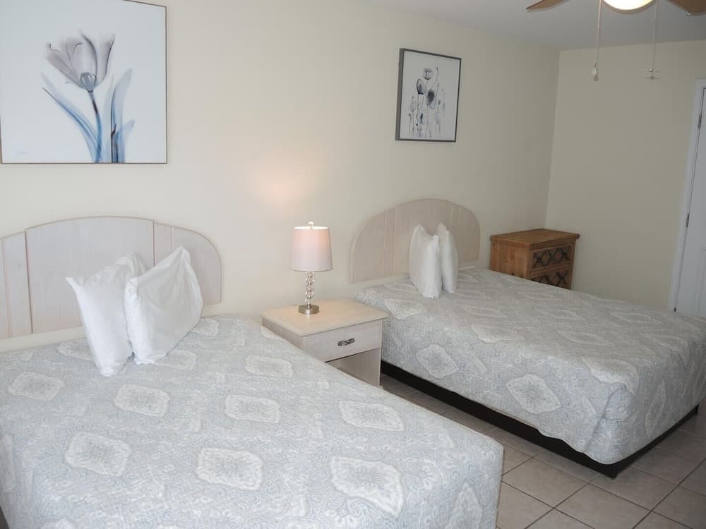 2609 2 Bedroom Villa by RedAwning