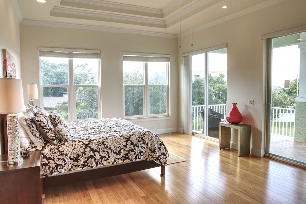 Prestigious 4 BR Getaway - Coronas Verde