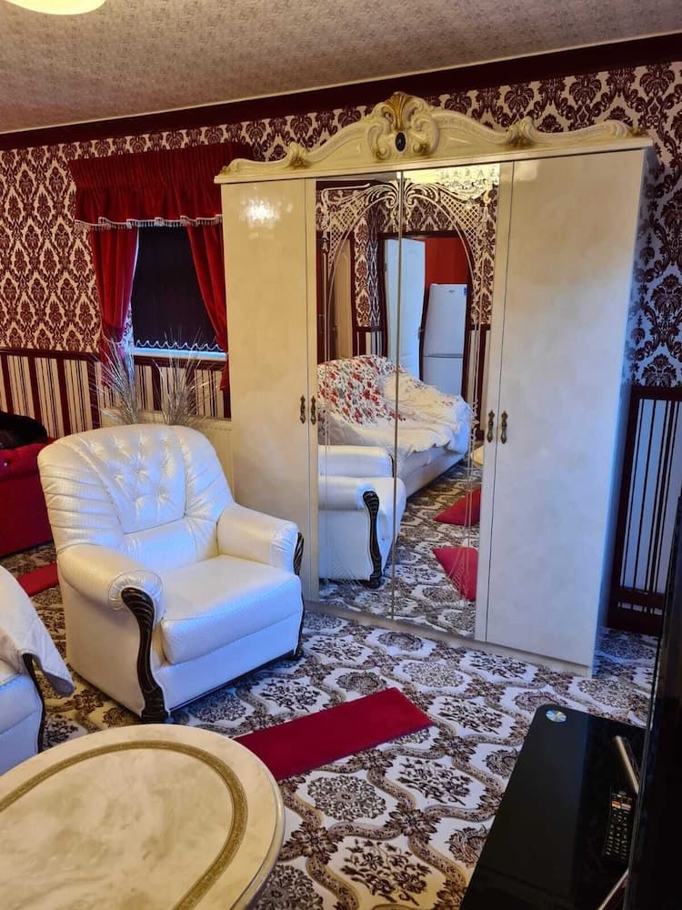 Luxurious, Stunning Detached Bungalow in Derby