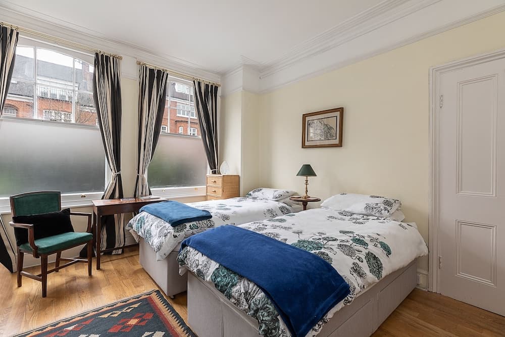 ALTIDO 2 Bed Flat With Garden Next to Battersea Park!