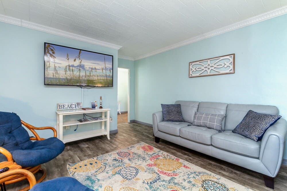 Tropic Terrace #44 - Beachfront Rental 2 Bedroom Condo by Redawning