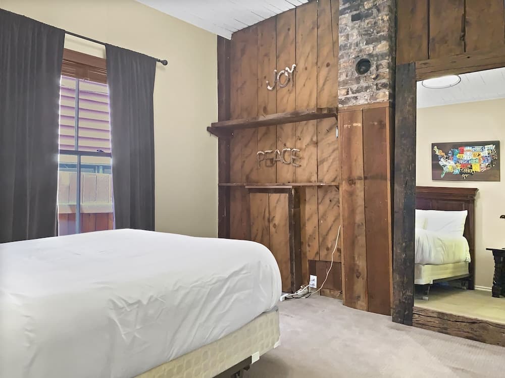 Brekke's Basecamp 3 Bedroom Home by RedAwning