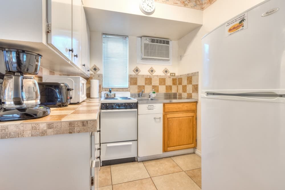 Tropic Terrace #16 - Beachfront Rental Studio Bedroom Home by Redawning