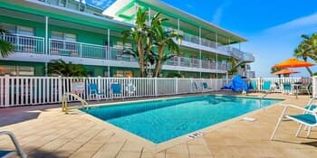 Tropic Terrace #10 - Beachfront Rental Studio Bedroom Condo