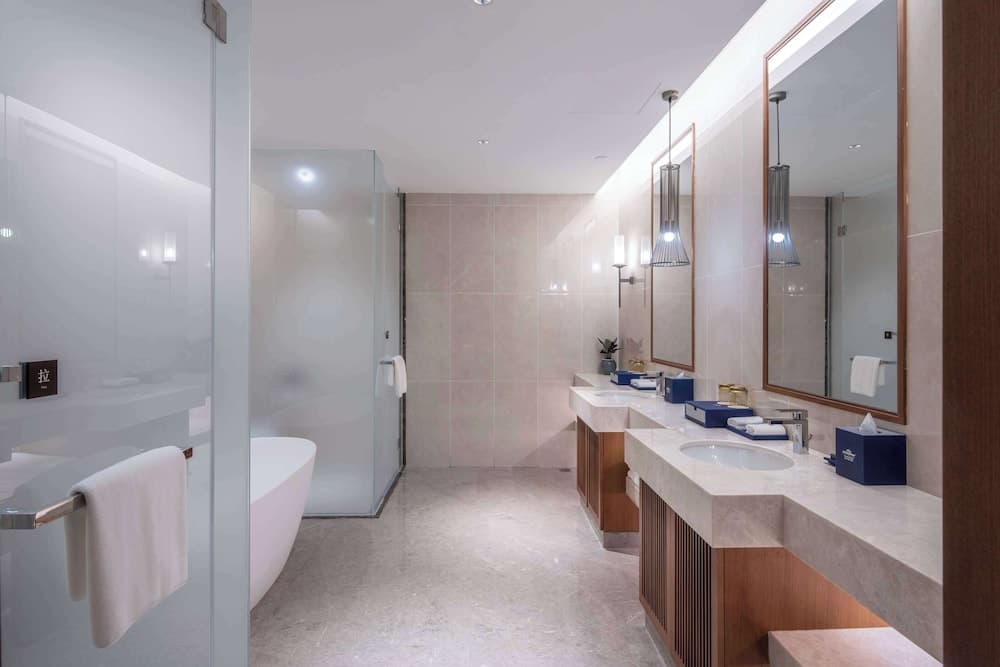 Howard Johnson the Bund Hotel Gasa