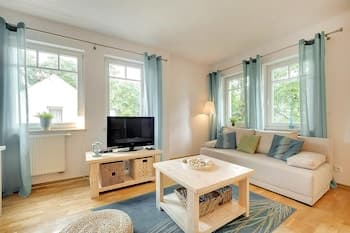 By the sea - Nadmorski by Renters