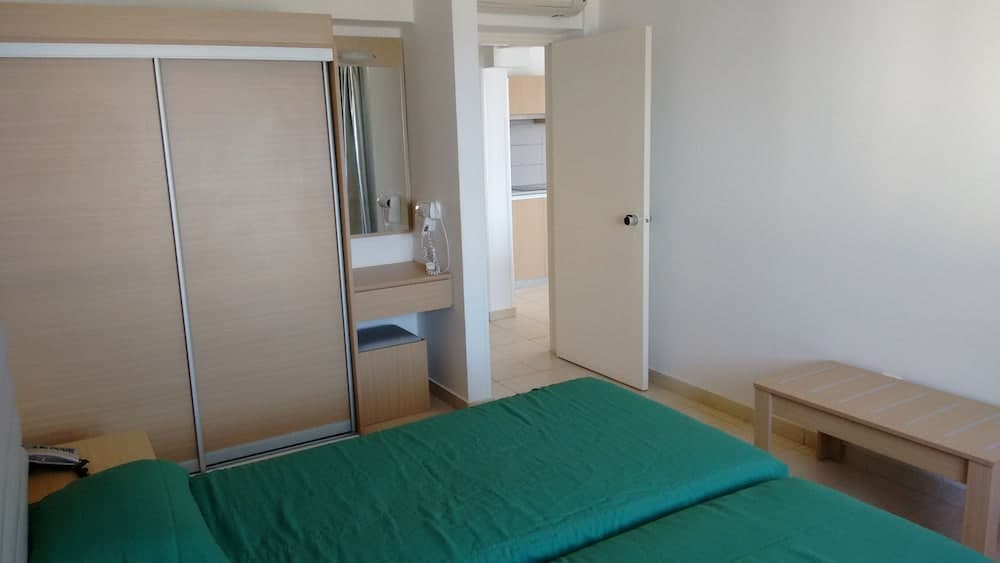 Vrissaki Hotel Apartments