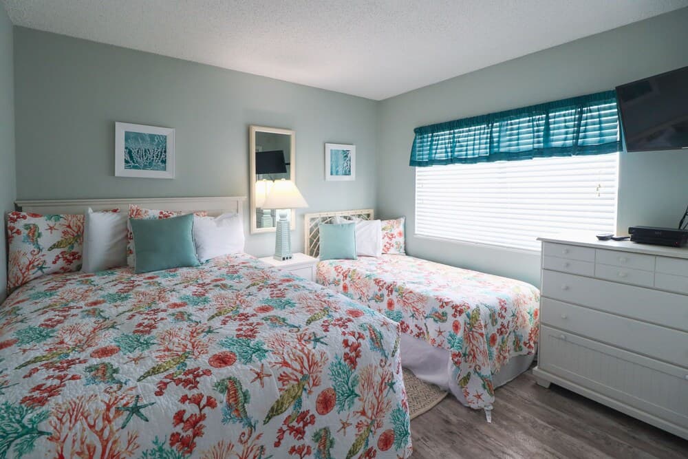 Sea Winds #608 2 Bedroom Condo by Redawning