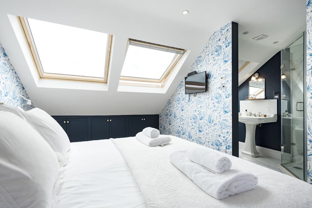 Spectacular Shepherds Bush Home Close to Westfield