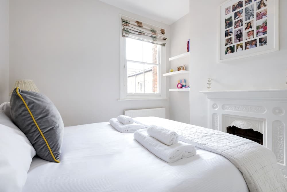 Spectacular Shepherds Bush Home Close to Westfield