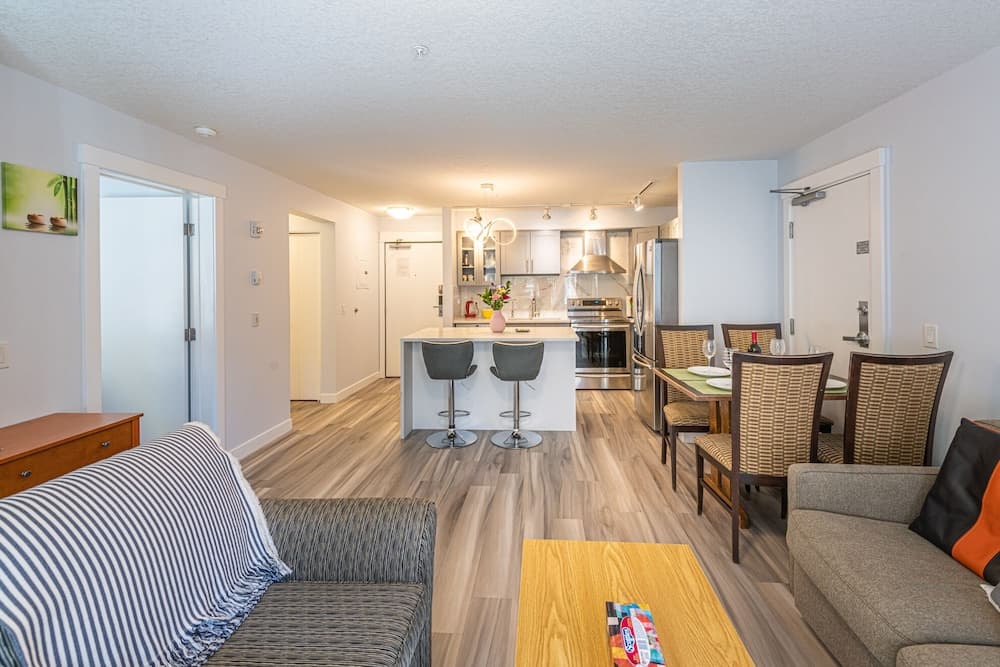 WindTower - Luxurious 2 Bedroom Condo