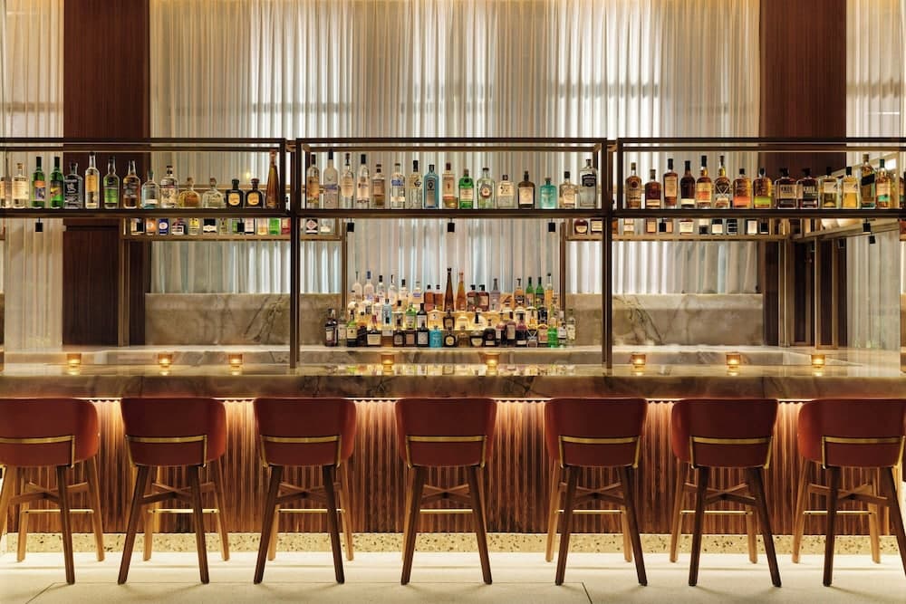 The Hollywood Grande, Autograph Collection