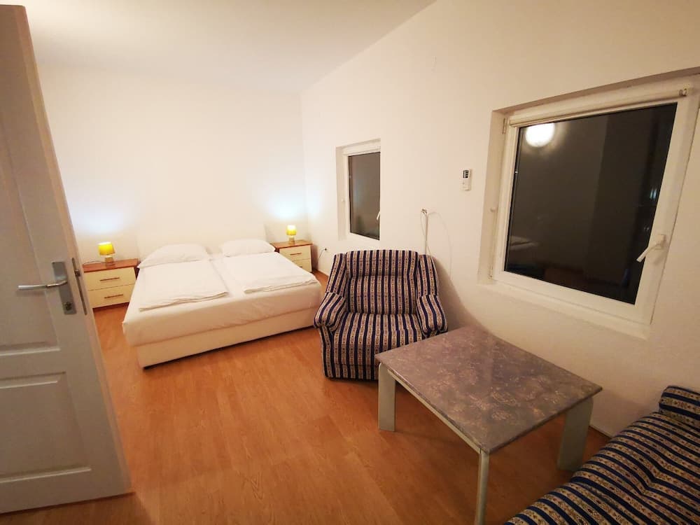 Private Riverside Villa Silvia