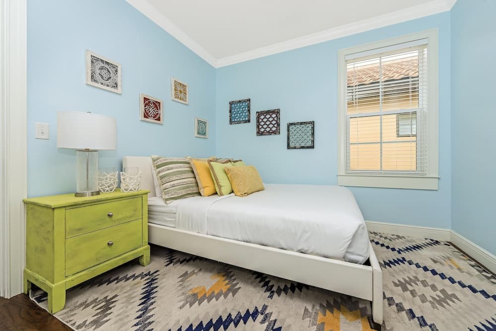 Villa Lago 1935 G 4BR 4BA Sleeps 12