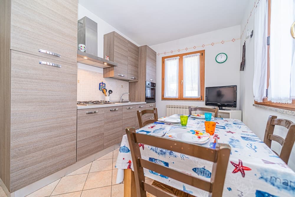 Apartment in Villa 2 to 4 Persons With Large Garden "stella"