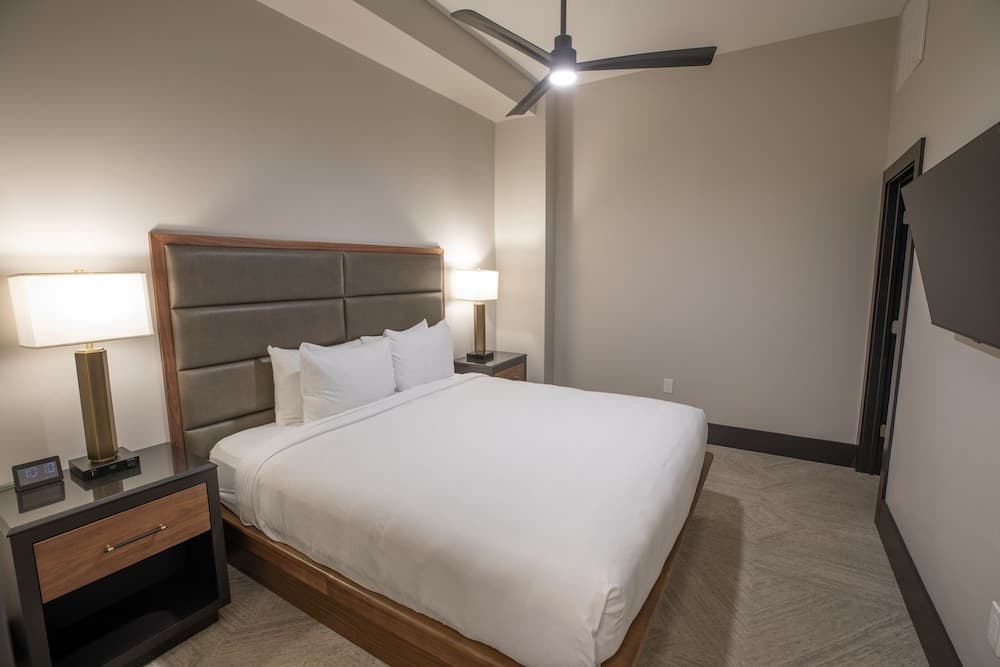 The Bee Hotel Danville