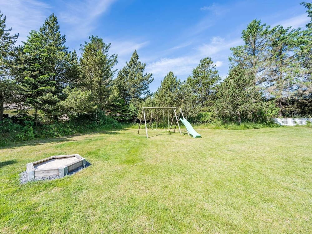 10 Person Holiday Home in Blavand