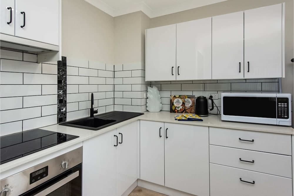 Contemporary 1BR Apartment - Near the City