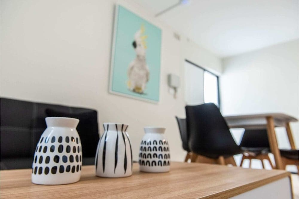 Comfortable Living Space Close to Foreshore & Cbd