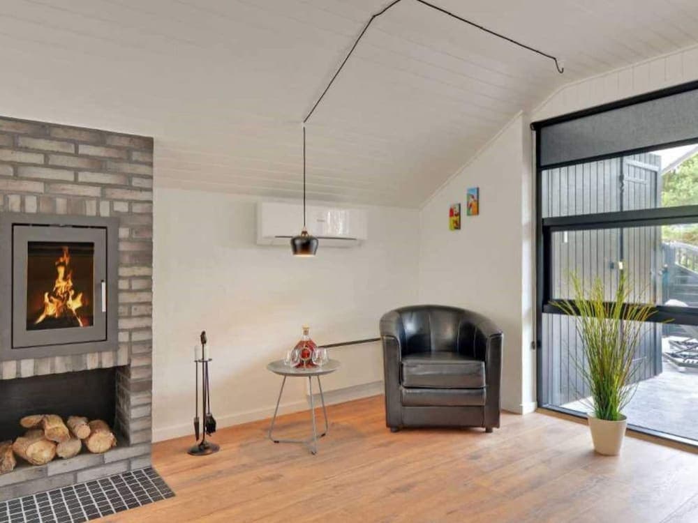 6 Person Holiday Home in Blavand