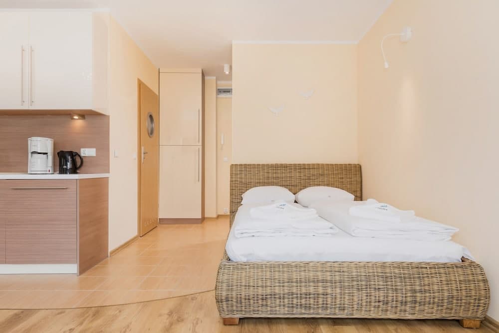 Apartments 11 Listopada by Renters