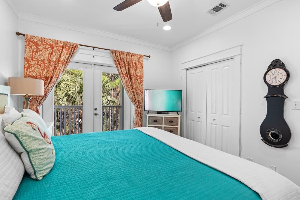 Seas The Day 4 Bedroom Home by RedAwning