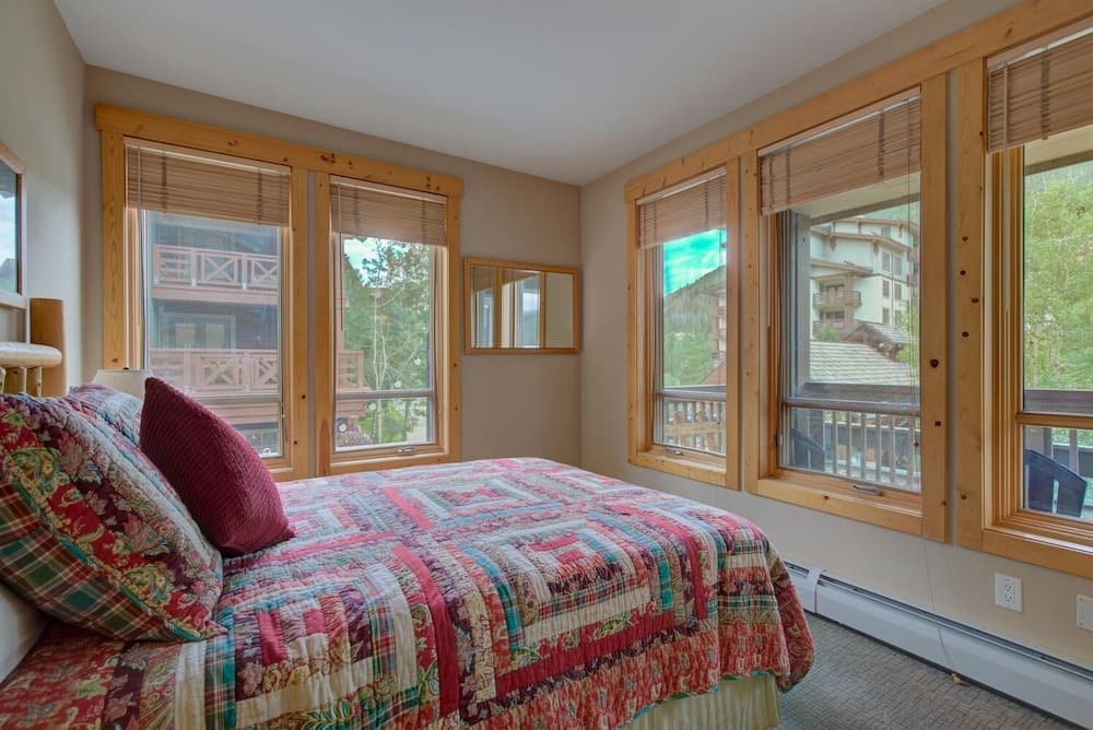 Taylor's Crossing #210 3 Bedroom Condo by Redawning