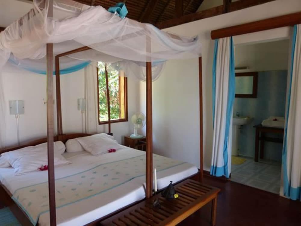 Have a Relaxing Vacation Right on the Beach Enjoying the Locations Amenities