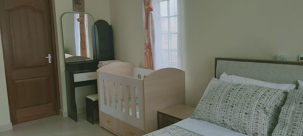 Azanza Mtwapa Holiday Home-B