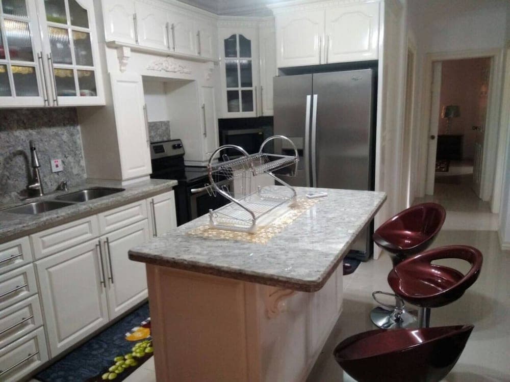 Remarkable 2-bed Apartment in Kingston