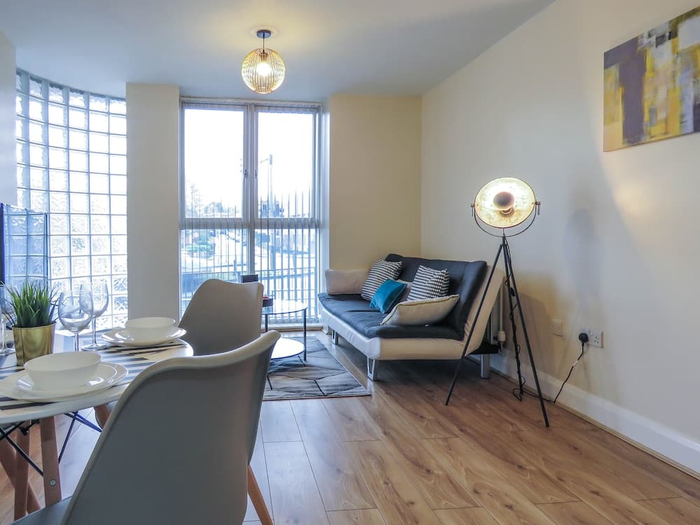 Park Central Two Bedroom & Parking