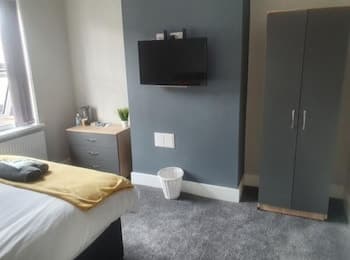 Townhouse @ 11 Nicholls Street Stoke