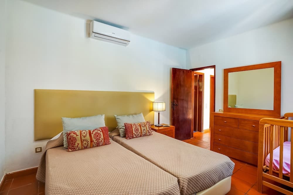 Lovely Villa in Vilamoura With Private Pool