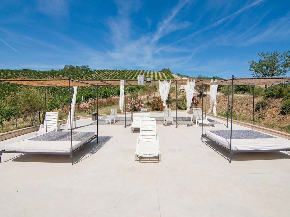 Lovely Apartment in Ascoli Piceno with Hot Tub