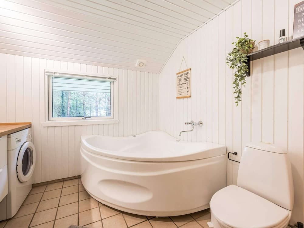 Bright Cottage With Covered Terrace-by Traum