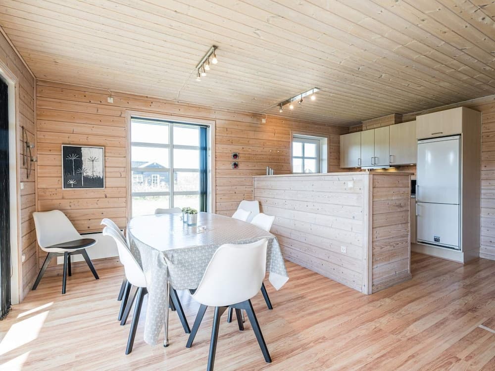 Modern Woodland Retreat-by Traum