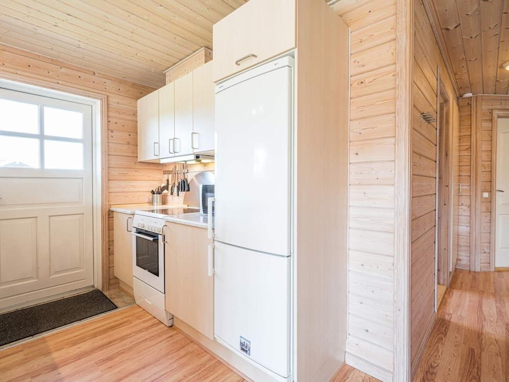 Modern Woodland Retreat-by Traum