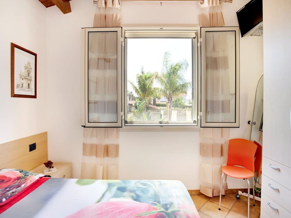 Beachside Getaway w/ Garden