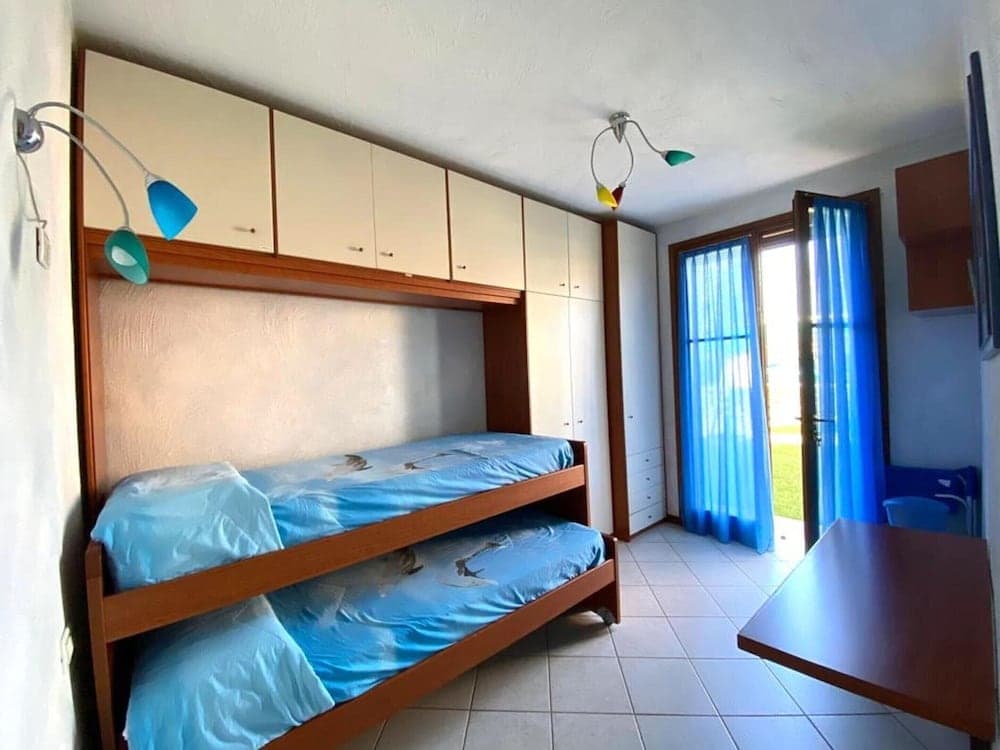 Nice Ground Floor Apartment Located near Peschiera