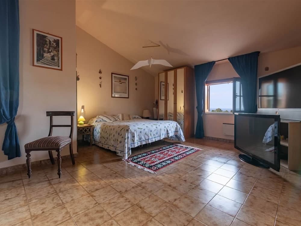 Marvellous Holiday Home near Palermo with Pool & Garden