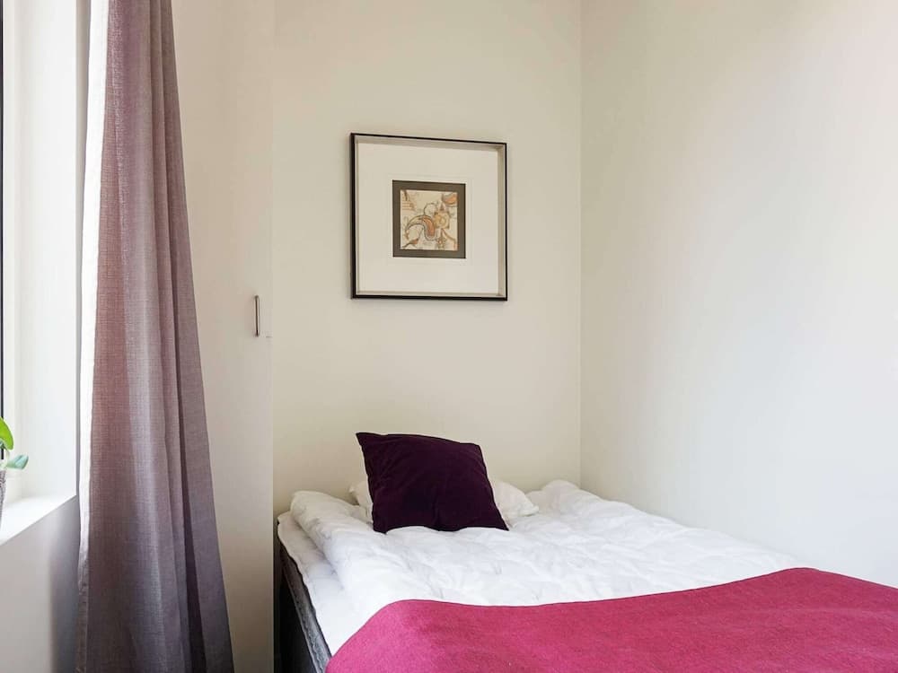 6 Person Holiday Home in Stromstad