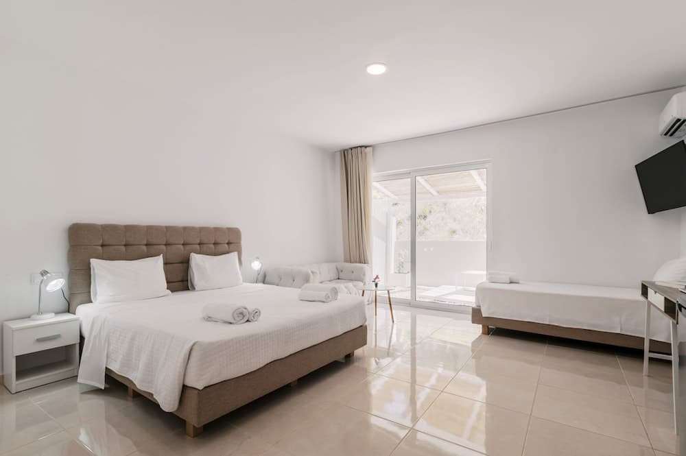 Bamboo Suites Adults Only